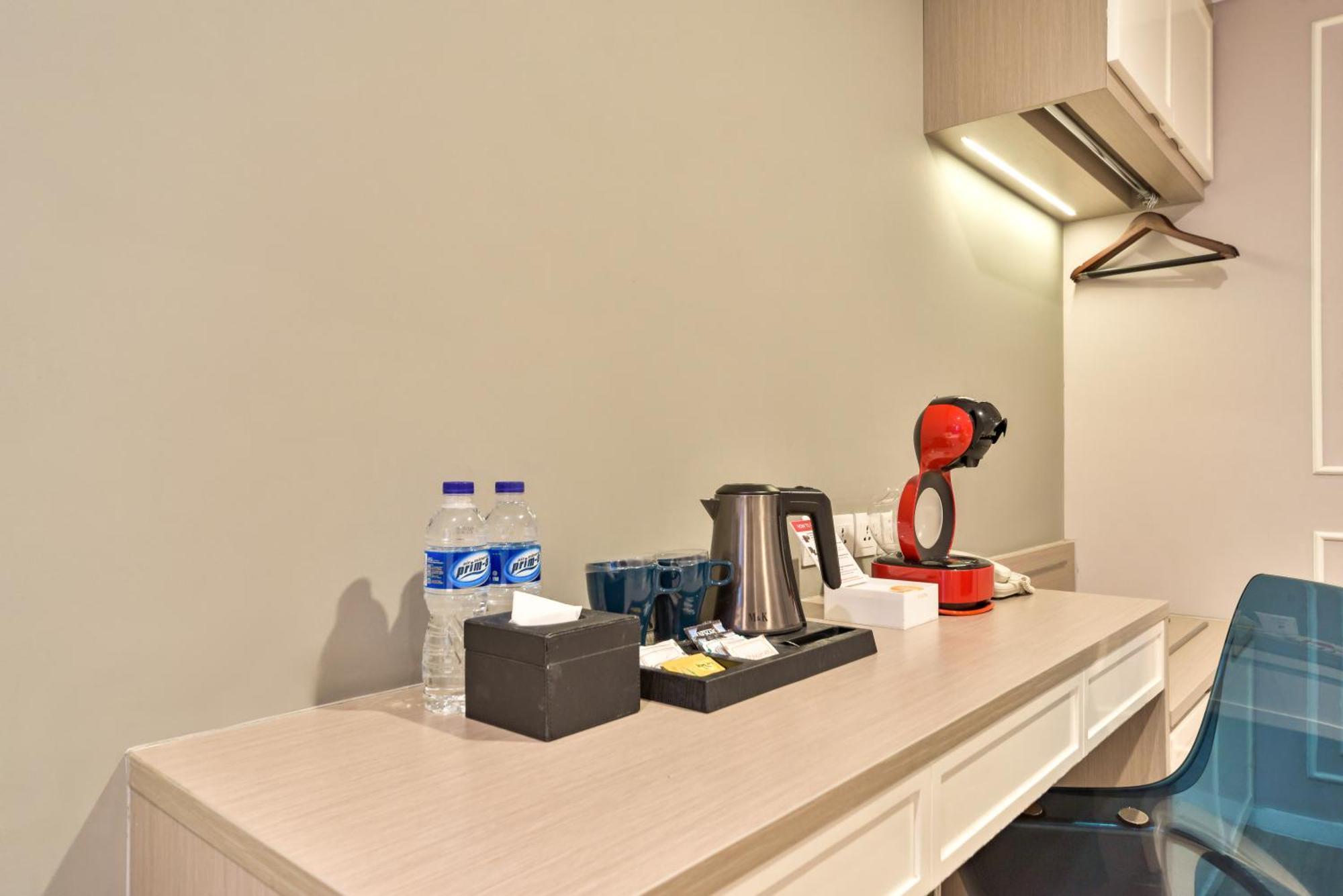 Ashley Sabang Jakarta Room photo