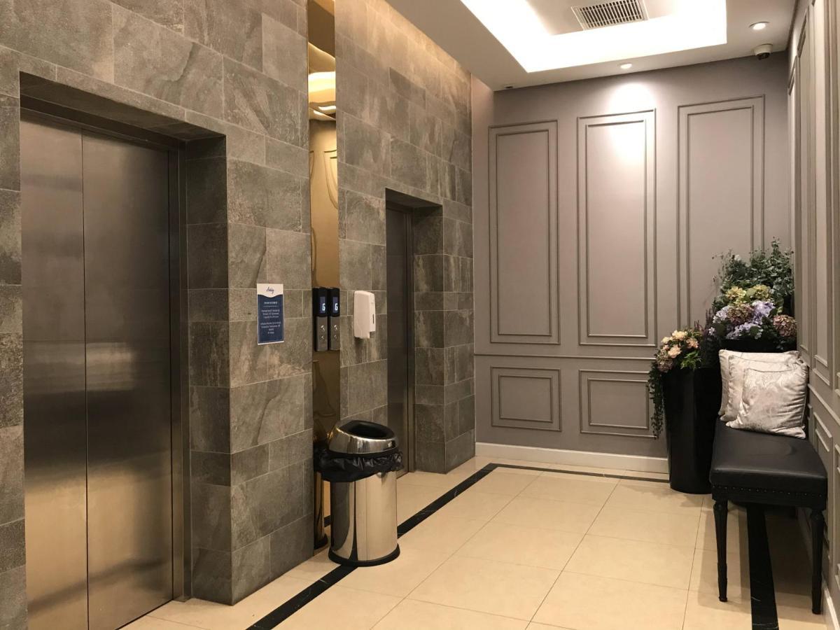Ashley Sabang Jakarta Exterior photo